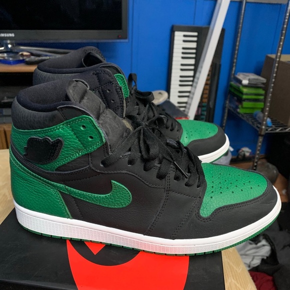 Jordan 1 Pine Green 2.0 size 11 - Picture 1 of 6